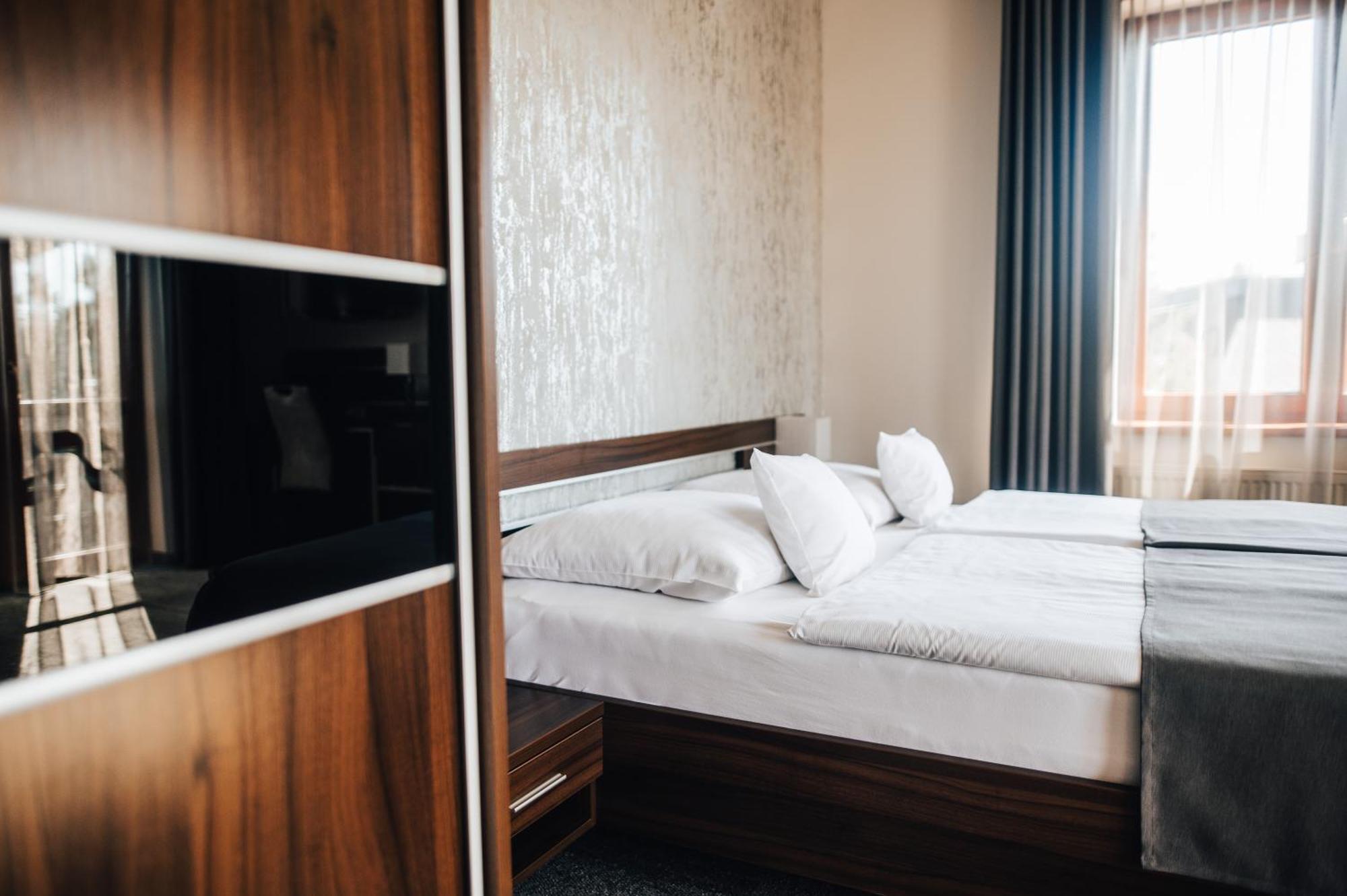 Hotel Elegance Sumperk ภายนอก รูปภาพ