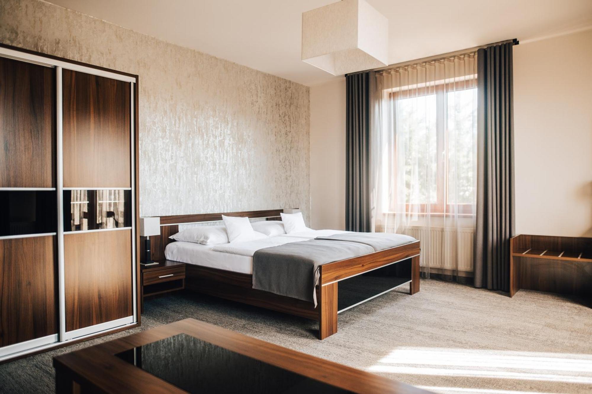 Hotel Elegance Sumperk ภายนอก รูปภาพ