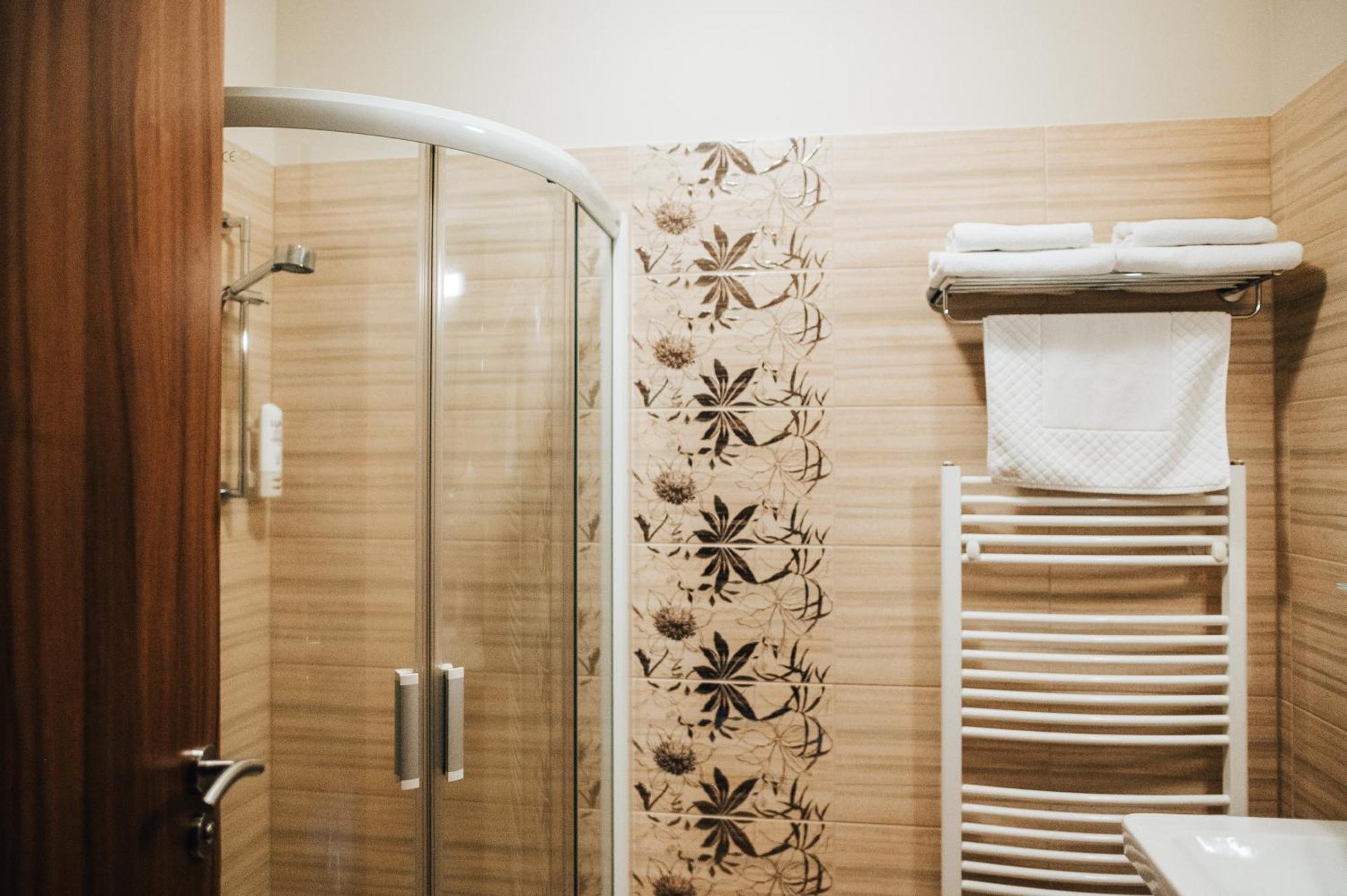 Hotel Elegance Sumperk ภายนอก รูปภาพ